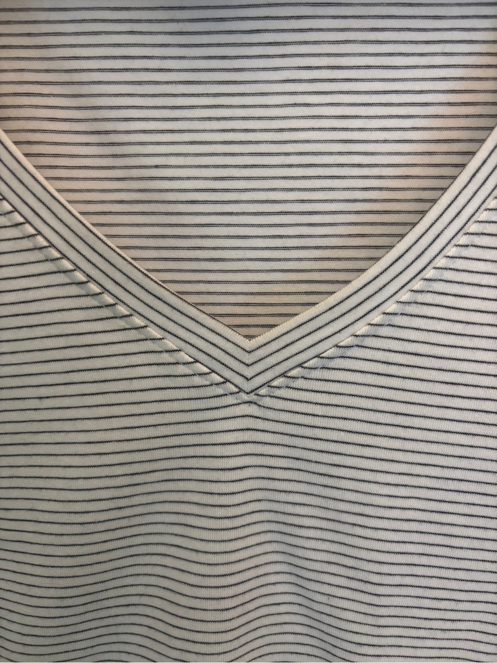 Athleta Essential V Neck Long Sleeve Tee in Arden Stripe - size M - Picture 4 of 7